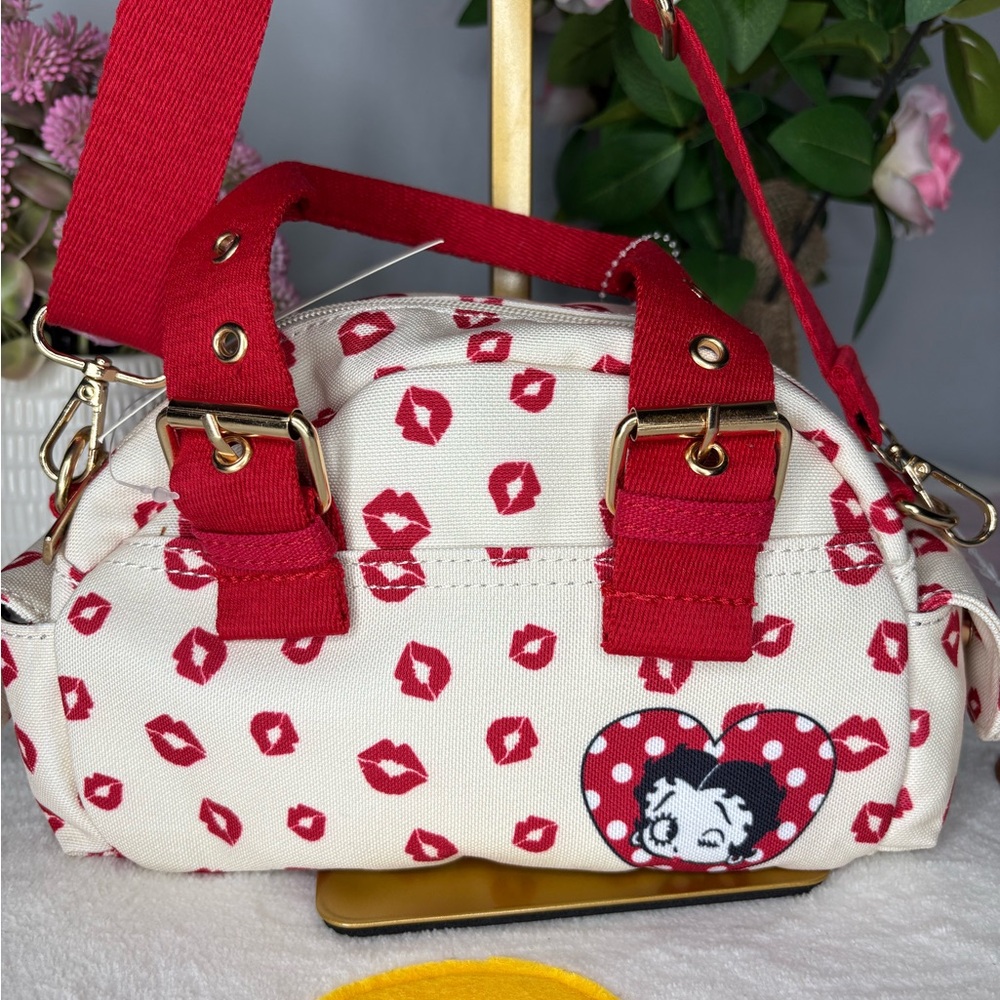 Betty Boop Fleischer kisses crossbody/shoulder bag